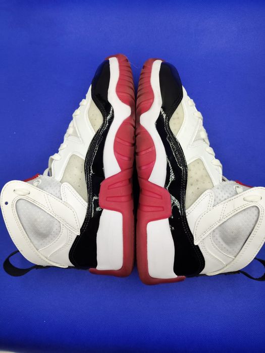 Кросівки Nike Jordan Two Trey ( унісекс) - 39 розмір.
