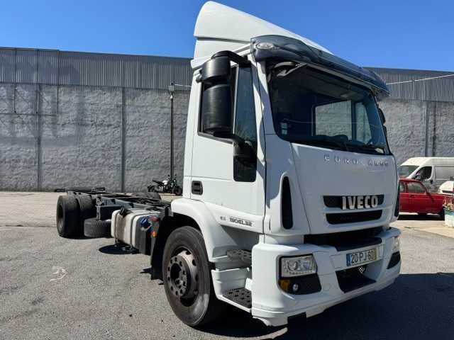 Camião Iveco 190EL32 2014/12 em chassis