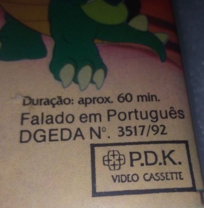 Antiga cassete VHS Super Mário - Raro
idioma em português / brasileiro.