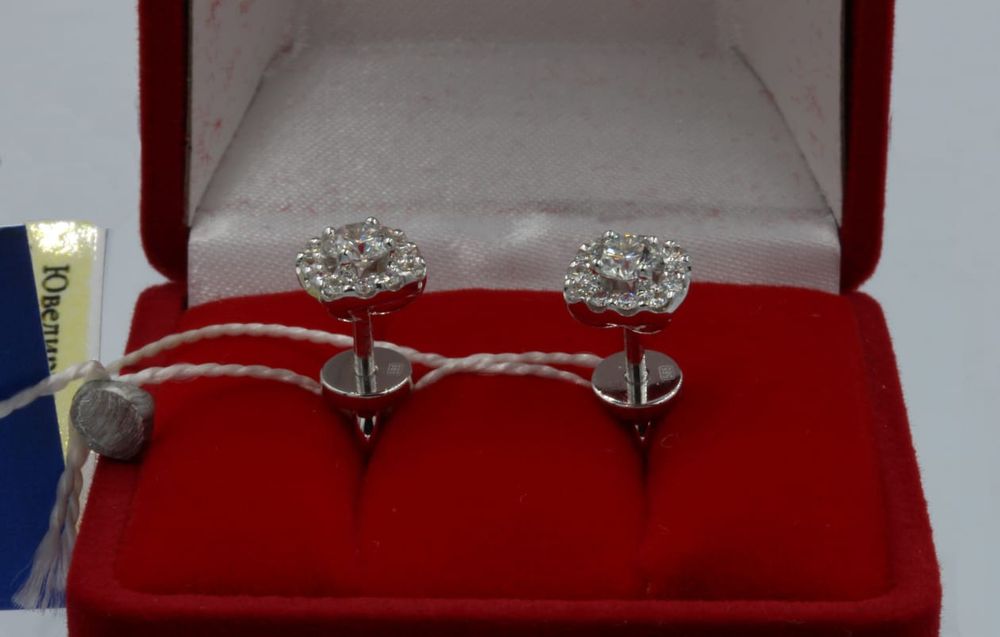 Золотые серьги с бриллиантами