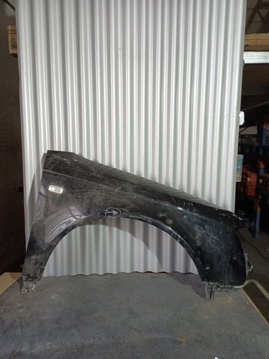 Guarda Lamas Audi A4 III B7 DIREITO  Preto