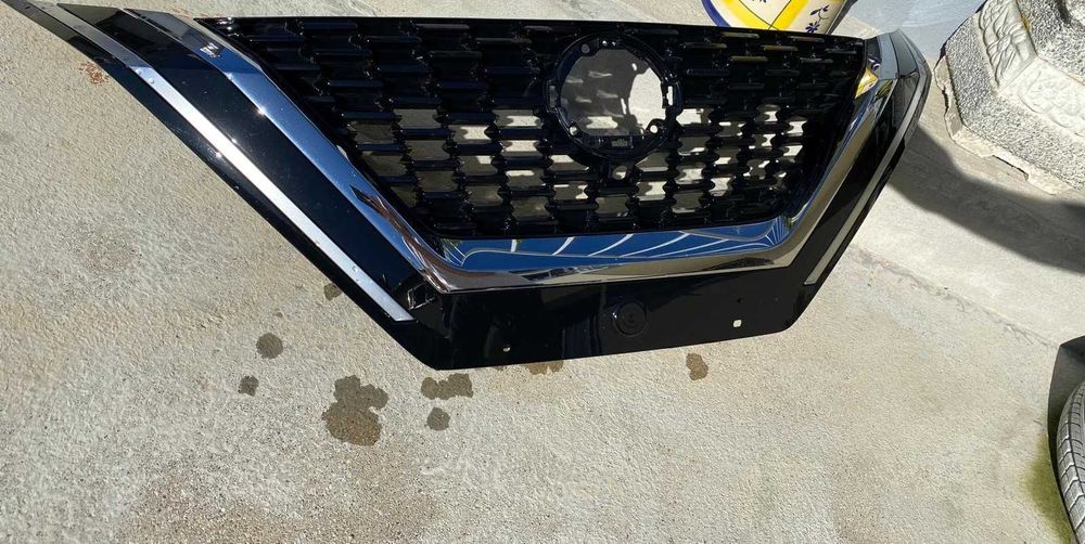 Grelha frontal Nissan QASHQAI 2021