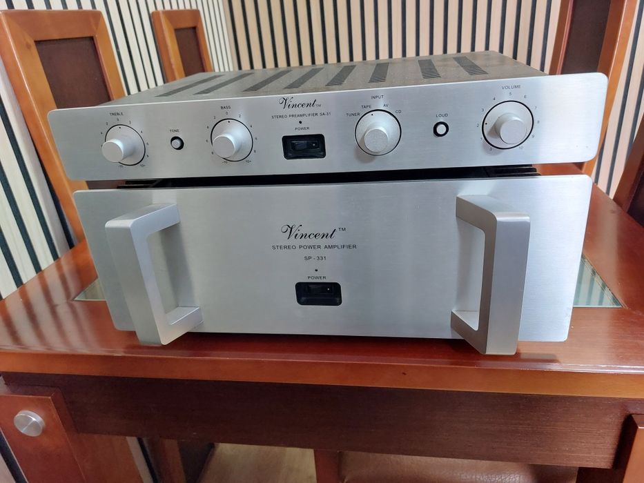 Pre SA31 + power SP 311 da Vicent ambos hibridos  conjunto muito musical e potente para  qualquer tipo de coluna