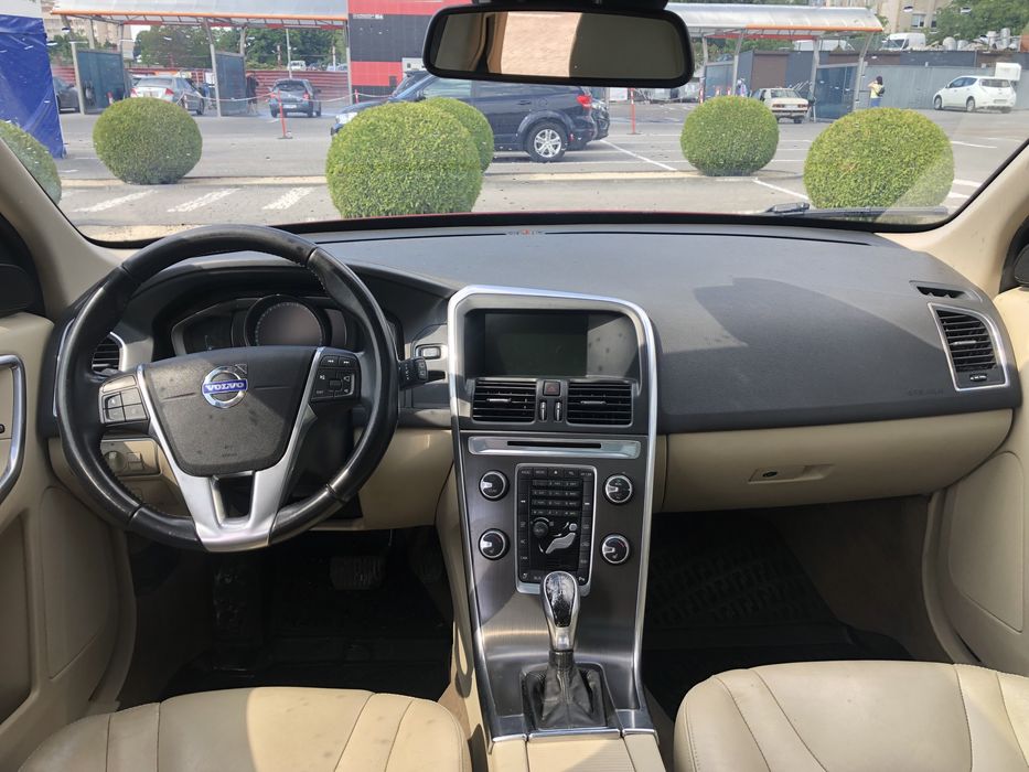 Продам автомобіль Volvo xc60 2014 року