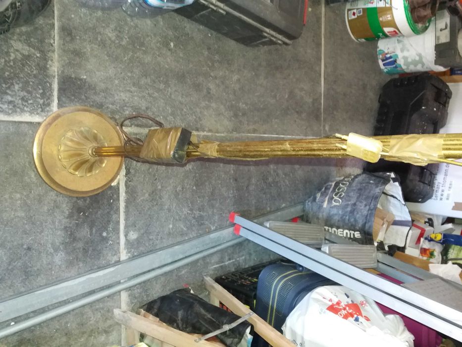 Candeeiro de pé com reóstato