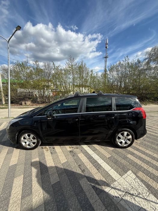 Продам peugeot 5008