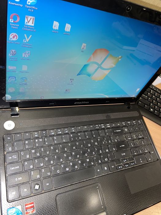 Acer Emeshines e 732