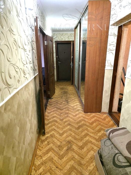 Продаж 4к квартири вул. Братиславська 13