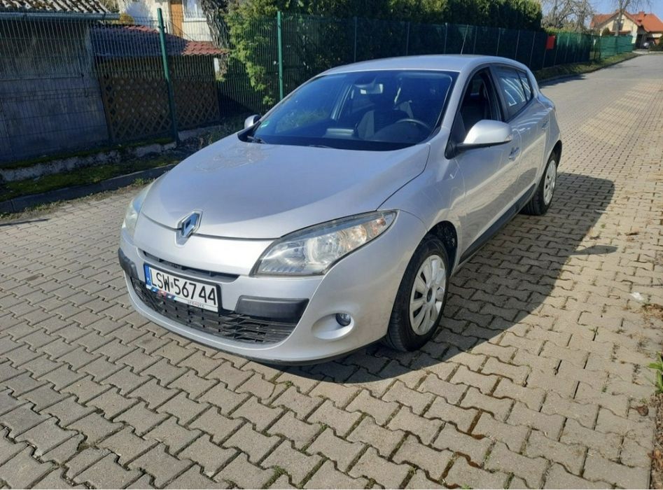 Renault Megane 1.6 benzyna klimatyzacja ważne opłaty