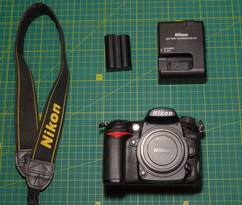 Nikon D7000 Body 16MP з мотором фокусування