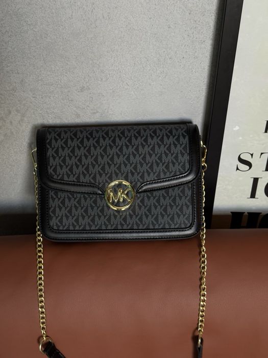 Сумка  Jessie Small Signature Crossbody Bag