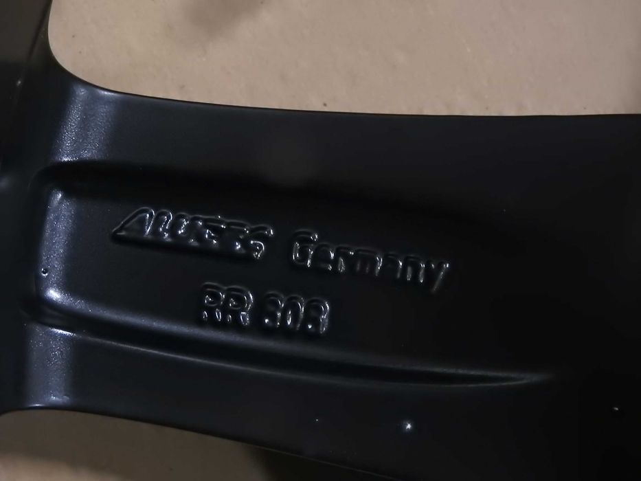 4x Alutec Raptr (Czerń) 18'' 5x108 8J ET45 piasta 70.1 mm NOWE