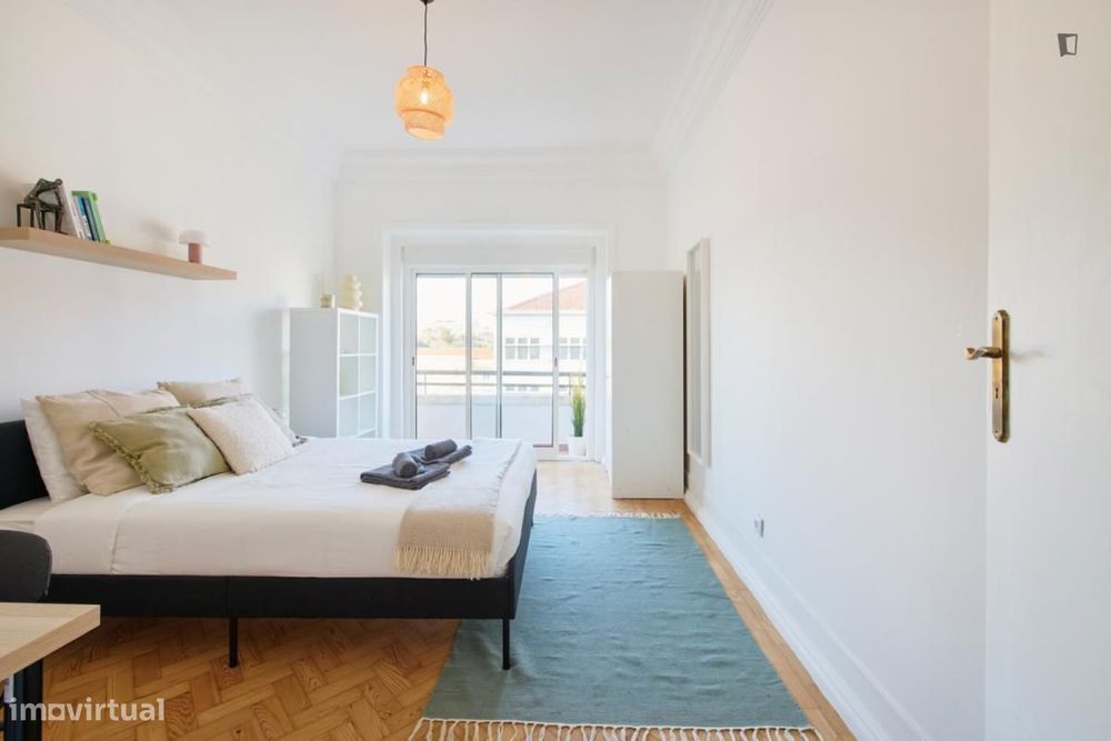 Quarto - localizado em Entrecampos Lisbon