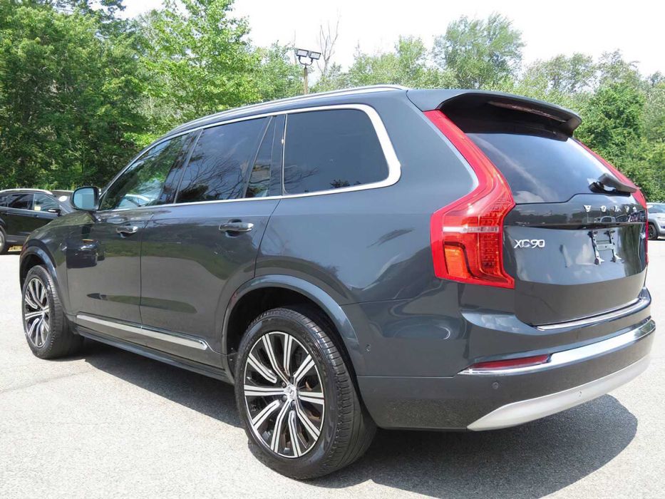 Volvo XC90 B5      2022