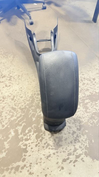 Consola central apaoio de braço citroen c4 ano 2007 vtr