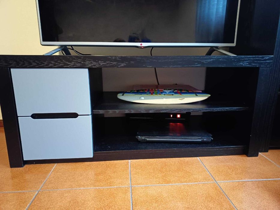 Conjunto de Móveis de Sala – Carvalho Preto e Lacado Cinza