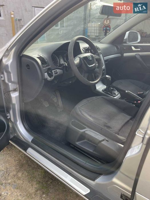 Автомобіль SKODA OCTAVIA A5  1,6 TDI