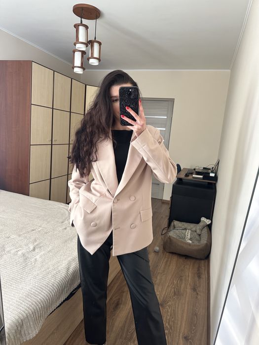 Піджак двобортний жіночий oversize фасону бежевий