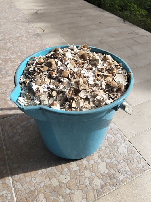 Casca de ovo esmagada - 5 kg - Estrume Biológico
