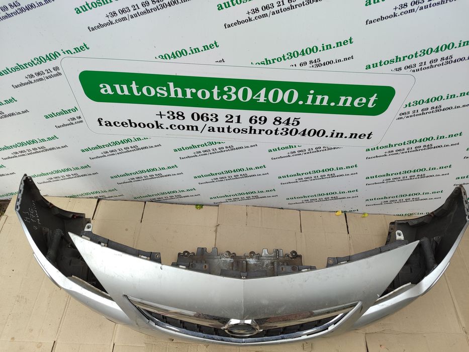 Бампер Opel Astra J передній