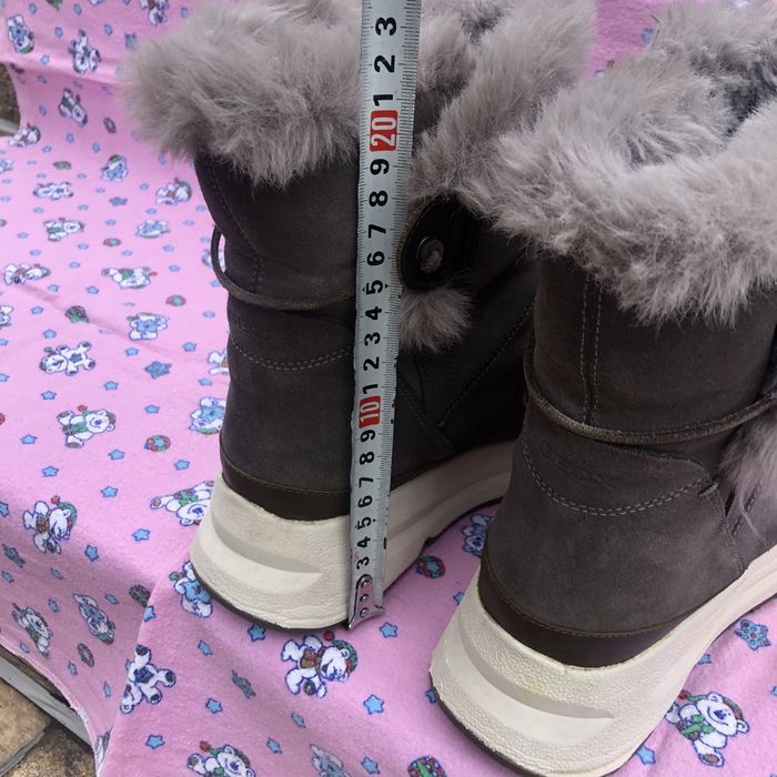 Жіночі сірі чоботи угги geox d backsie b abx d