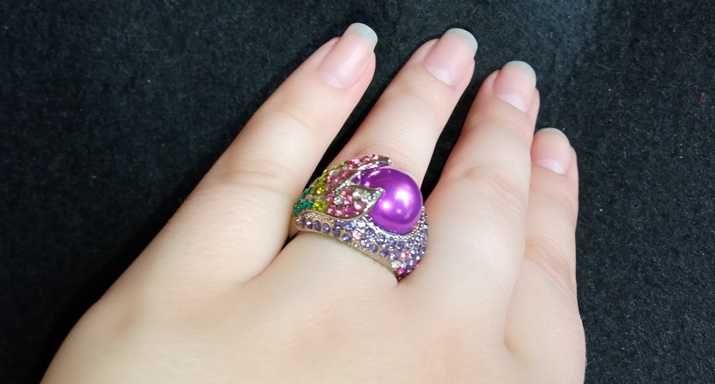 Кольцо с листочком, отличный подарок! Новое, 18 размер.