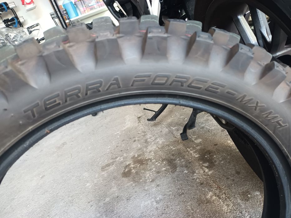 Peneu moto 90/100  16
