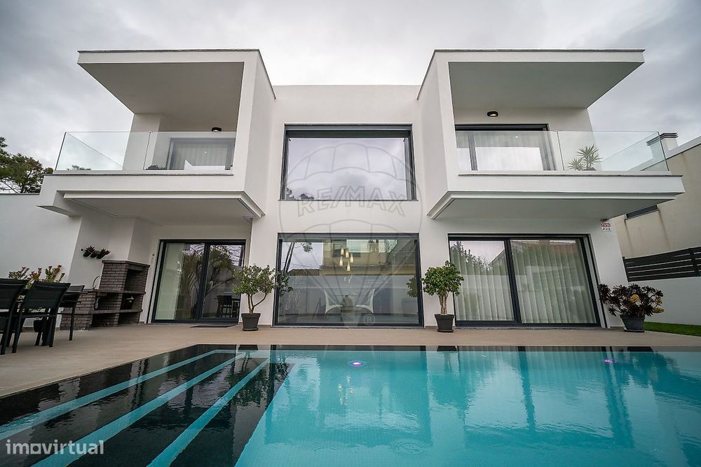 Moradia T4 para venda