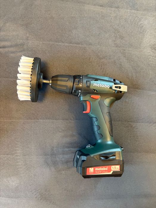 Wynajem odkurzaczy piorących Karcher Puzzi - pranie kanap -