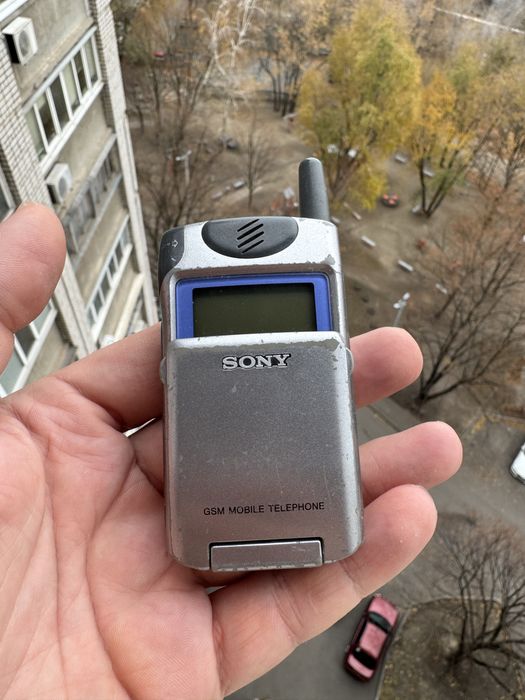 Телефон Sony CMD-Z5