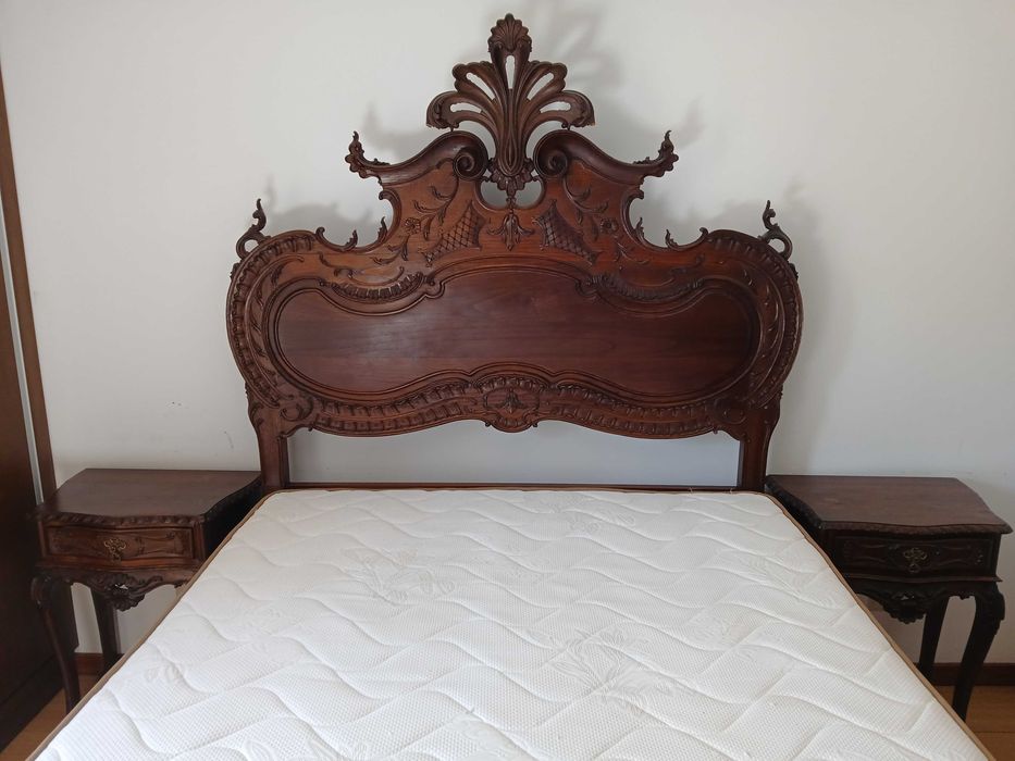 Vende-se mobilia de quarto completa estilo D. Joao V