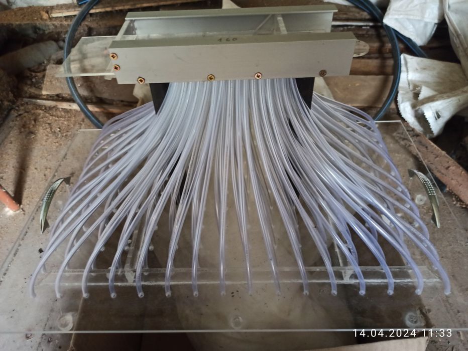 Сівалка для висіву насіння в касети.