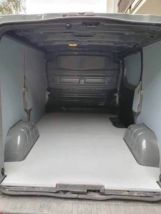 Zabudowa busa podłoga Renault Trafic L1