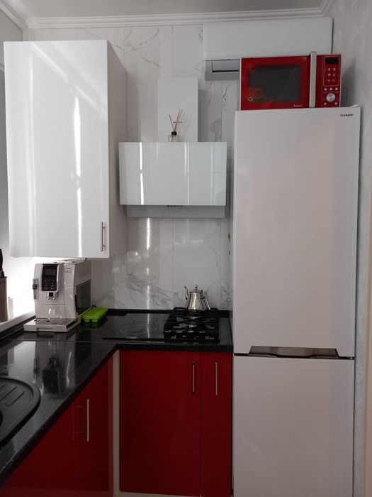 Продам 2 х кв в новом доме с евроремонтом с видом на море свое АГВ.