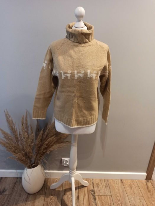 Sprzedam beżowy sweter/golf z lamami/lamą vintage 42