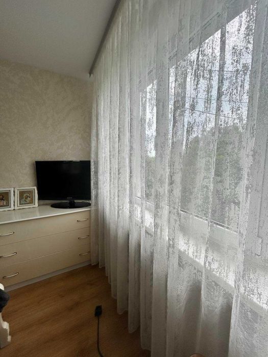 3-кімнатна квартира по вул. Космонавтів в гарному  стані. ТЕРМІНОВО!