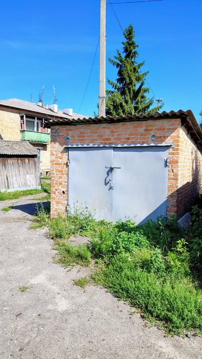 Продається 2--111кімнатна квартира в центрі міста Пирятин