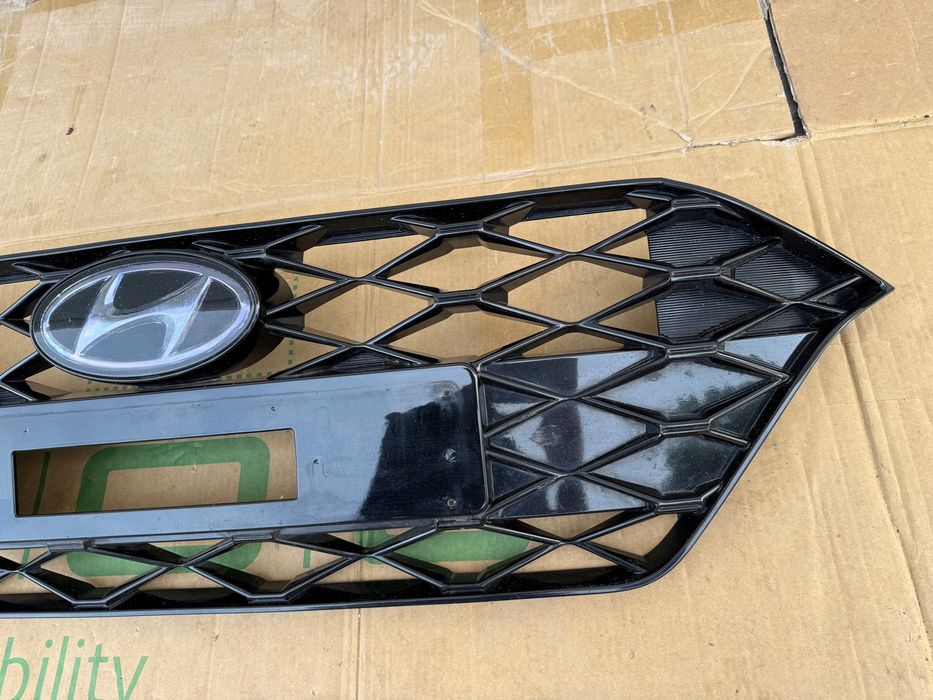 hyundai i20 iii 2019- grill polysk szklany znaczek pod radar ladny
