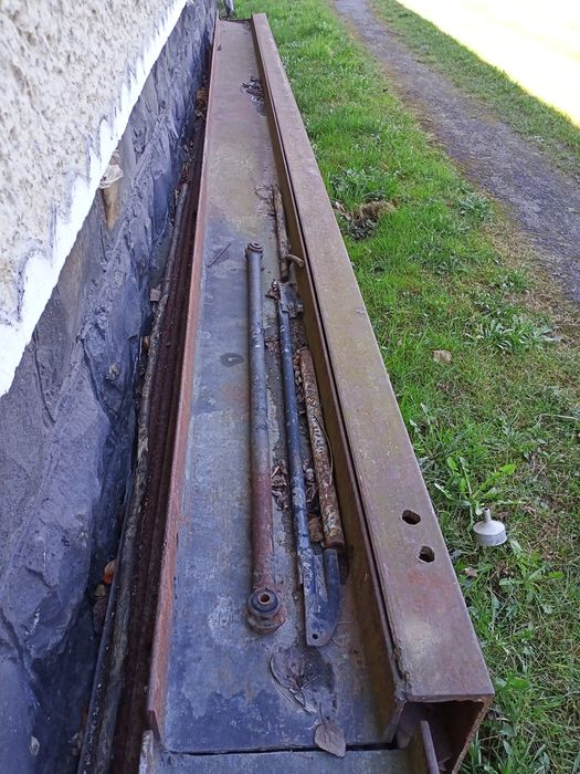 П- подібний 27 швелер