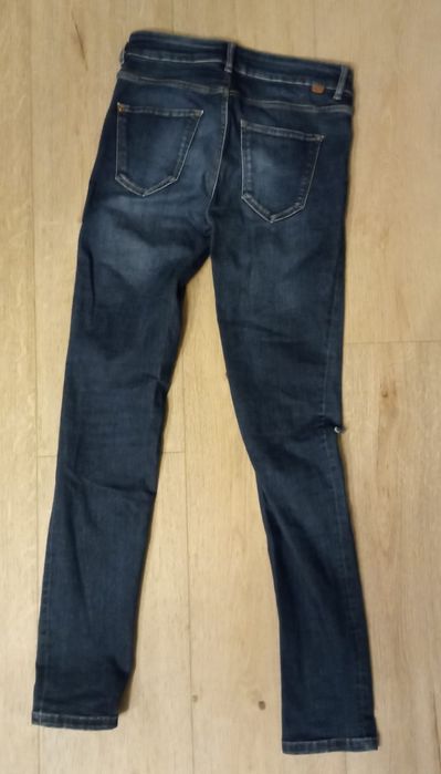 Jeansy Skinny Massimo Dutti xs z dziurami na kolanach