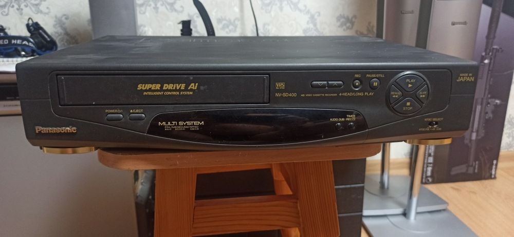 Видео магнитофон.