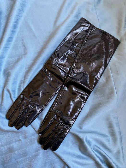 Довгі перчатки рукавички жіночі латексні вінілові лакові лаковані