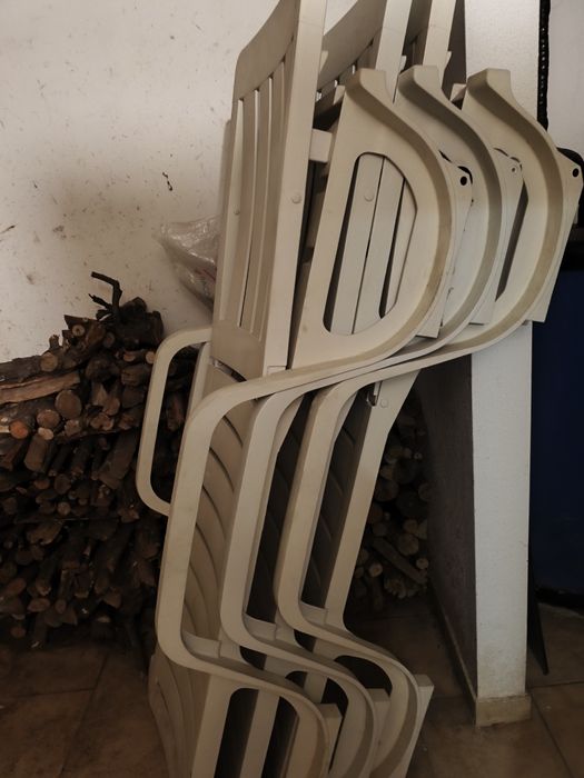 Vendo 3 espreguiçadeiras com rodas por baixo!