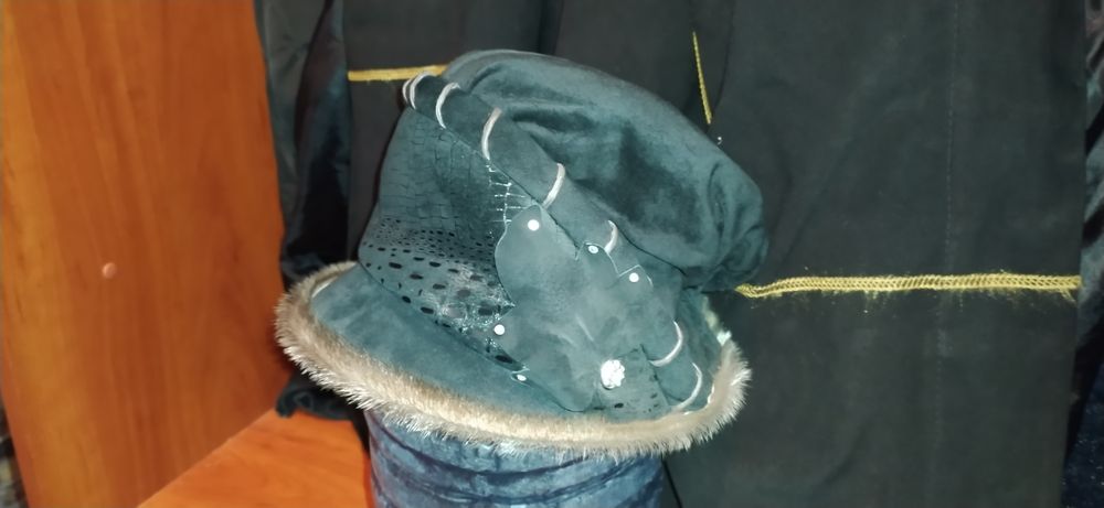 Шапки меховые женские