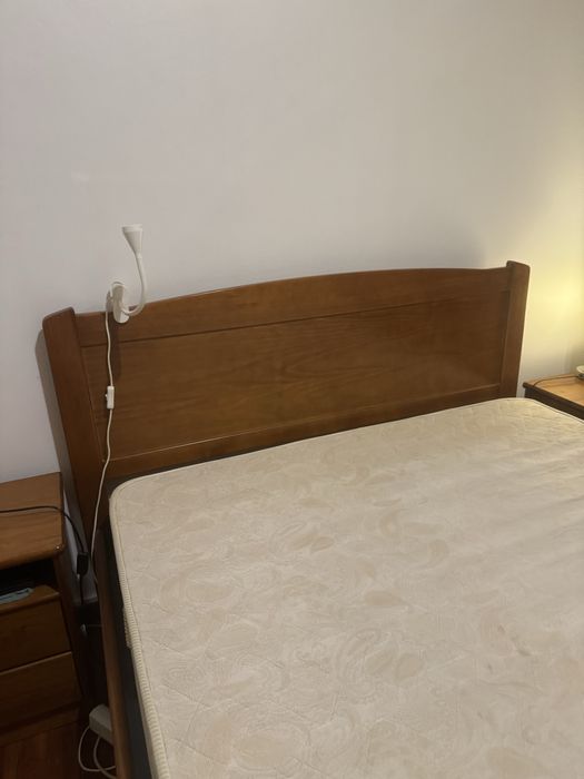 Mobilia quarto comoda 4 gavetas cama 2 mesas cabeceira cama e roupeiro