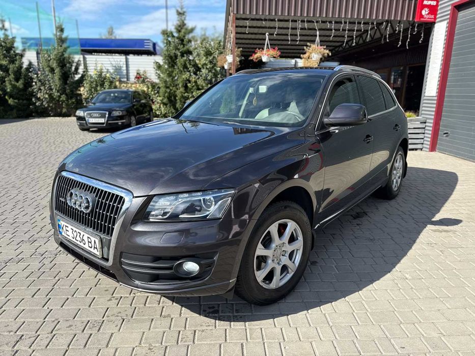 AUDI Q5 2010 г 2.0 л, бензин, автомат, полный привод