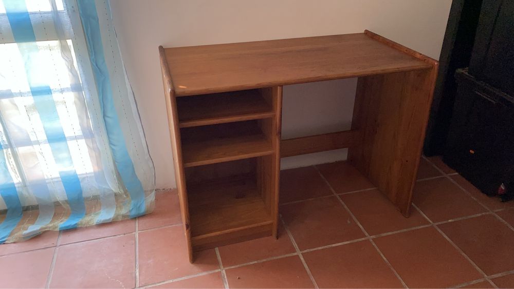 Secretaria de madeira