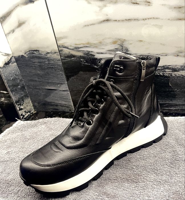 Кроссовки зимние, женские, из натуральной кожи, размер 42