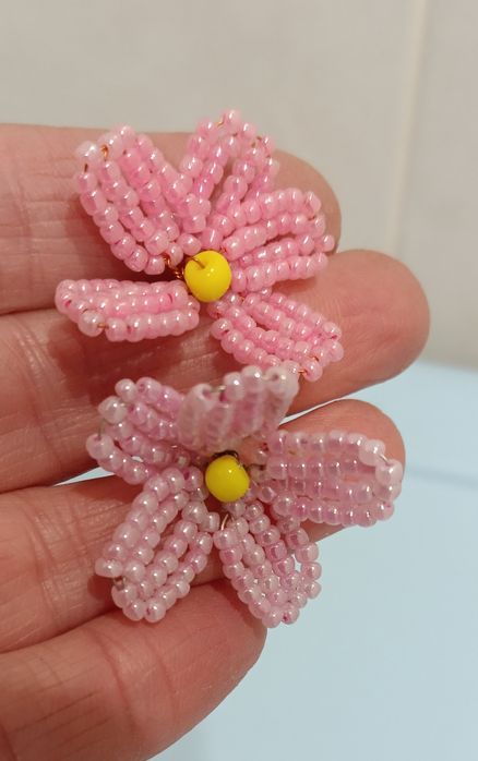 Квіточки з бісеру