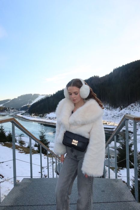 Шуба біла зимова